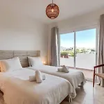 Beautiful Casita Near Lunymar Golf Course With Stunning Views Apartment Estepona