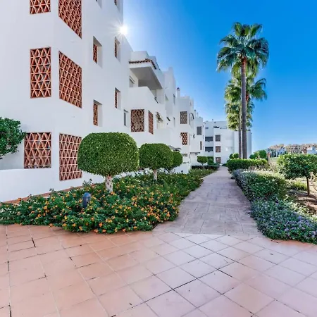 Beautiful Casita Near Lunymar Golf Course With Stunning Views エステポナ