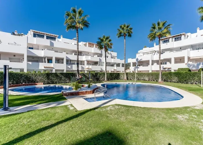 Apartamento Beautiful Casita Near Lunymar Golf Course With Stunning Views Estepona