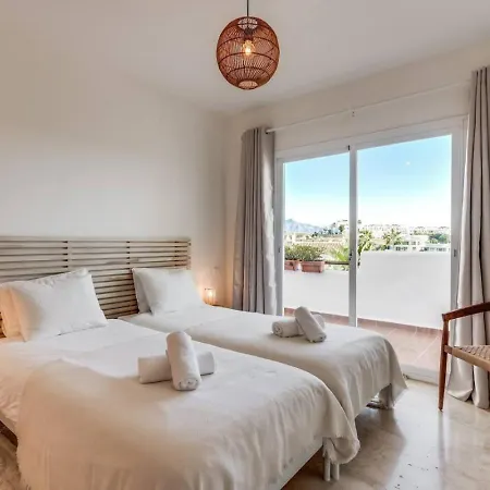 Beautiful Casita Near Lunymar Golf Course With Stunning Views Appartement Estepona